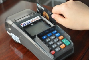 刷卡消费起纠纷，市监调解退费用——鄄城市场监管局成功处理POS机售后争议